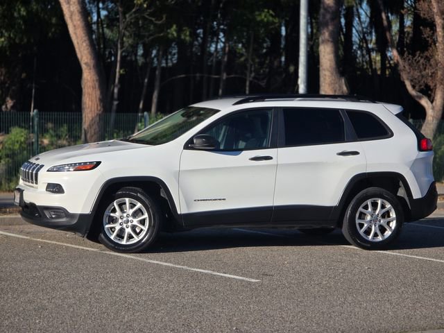 Used 2016 Jeep Cherokee Sport image 14