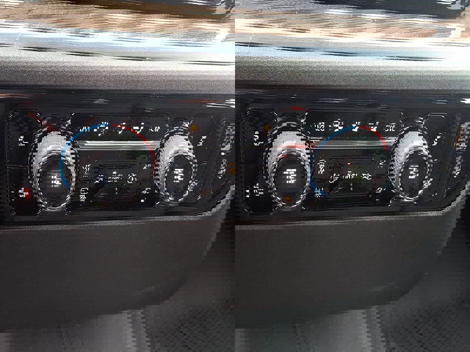 Used 2024 Chevrolet Silverado 1500 LT image 16