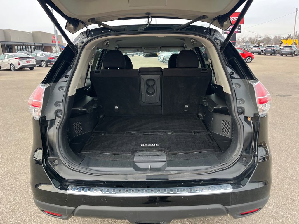 Used 2015 Nissan Rogue SV w/ SV Premium Package image 26