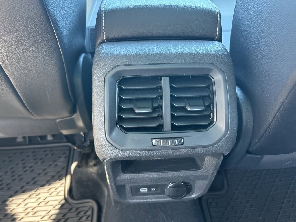 Used 2021 Volkswagen Tiguan SE w/ Panoramic Sunroof Package image 16