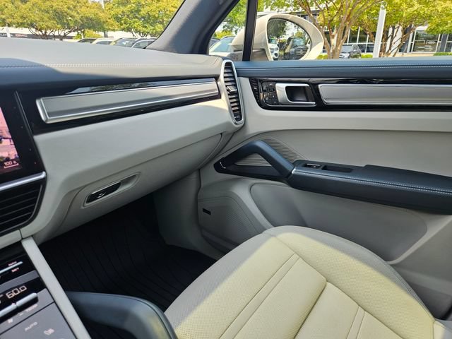 Used 2021 Porsche Cayenne AWD/4WD image 26