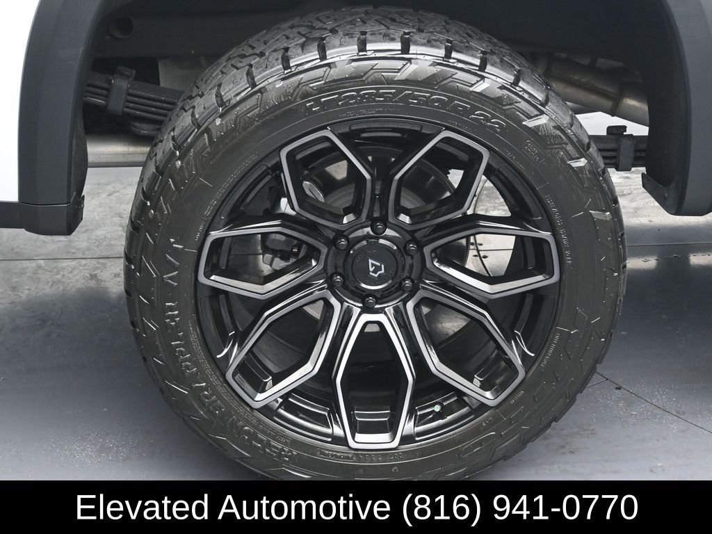 Used 2025 Chevrolet Silverado 1500 ZR2 w/ Technology Package image 5