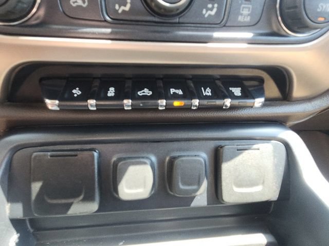 Used 2018 GMC Sierra 2500 Denali w/ Duramax Plus Package AWD/4WD image 25