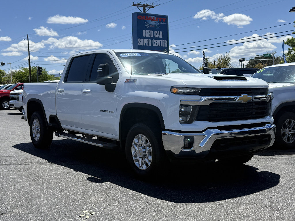 Used 2025 Chevrolet Silverado 2500 LT AWD/4WD image 1