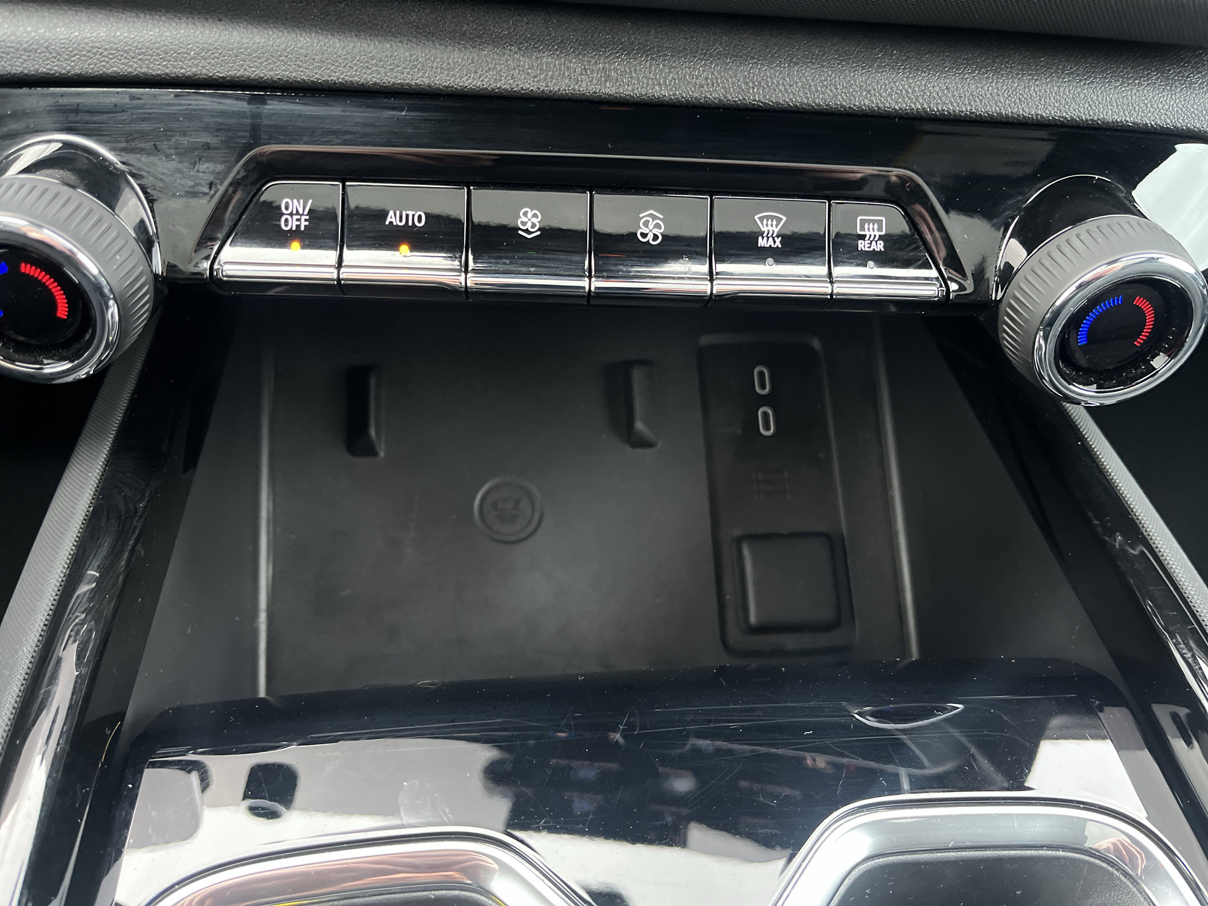 Used 2025 Chevrolet Silverado EV LT w/ LT Premium Package image 34