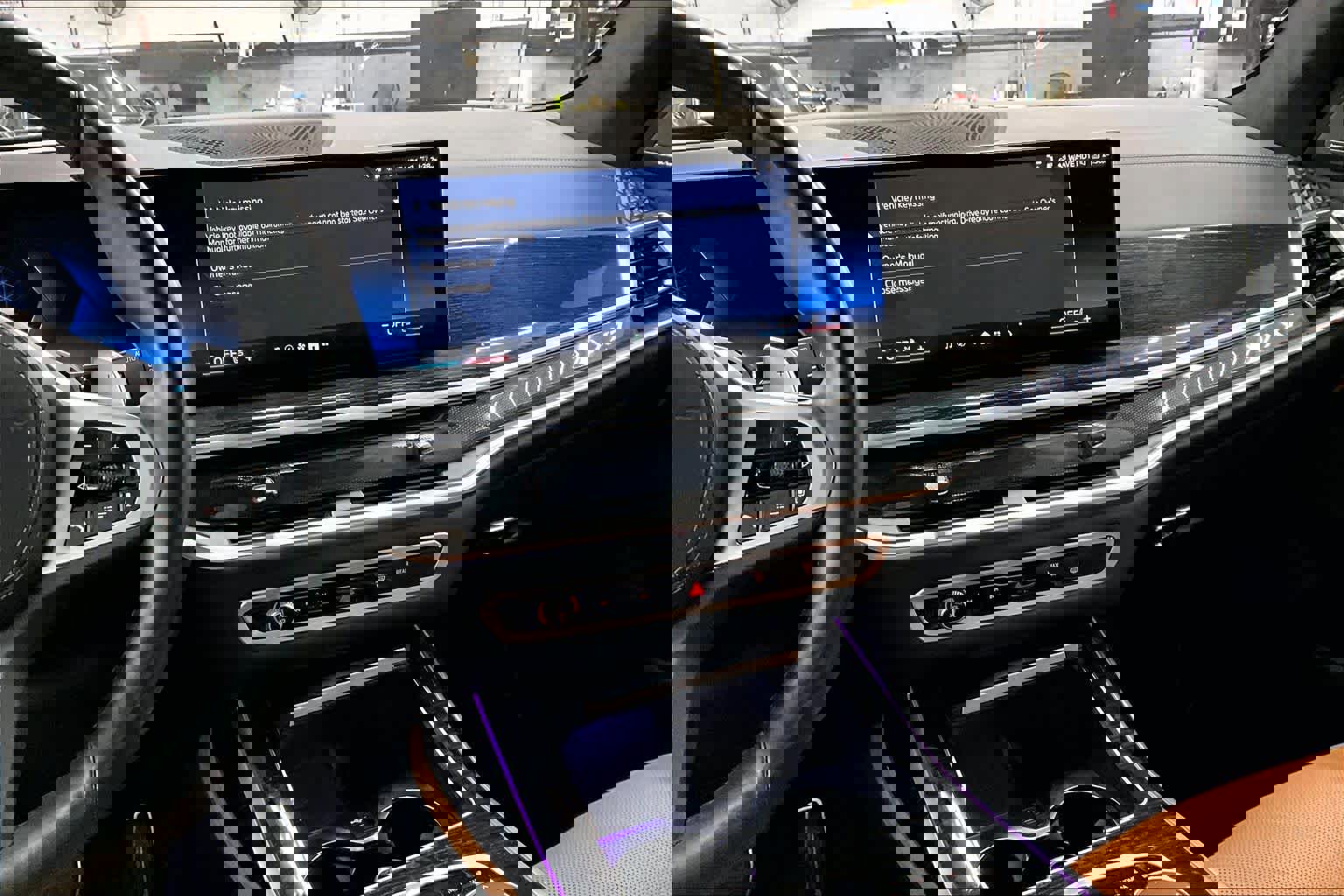 Used 2025 BMW X7 xDrive40i w/ M Sport Package image 6