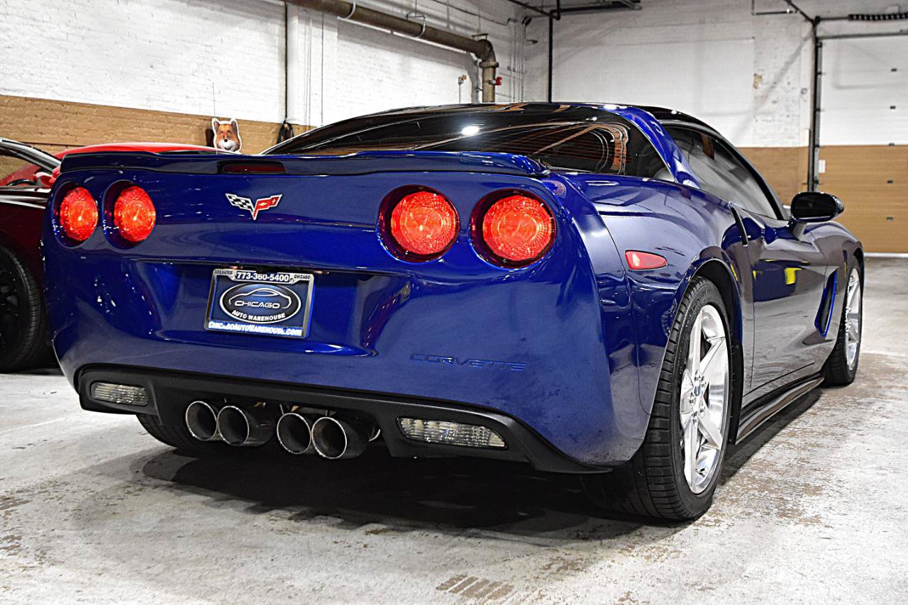 Used 2007 Chevrolet Corvette Coupe w/ Performance Package RWD image 6