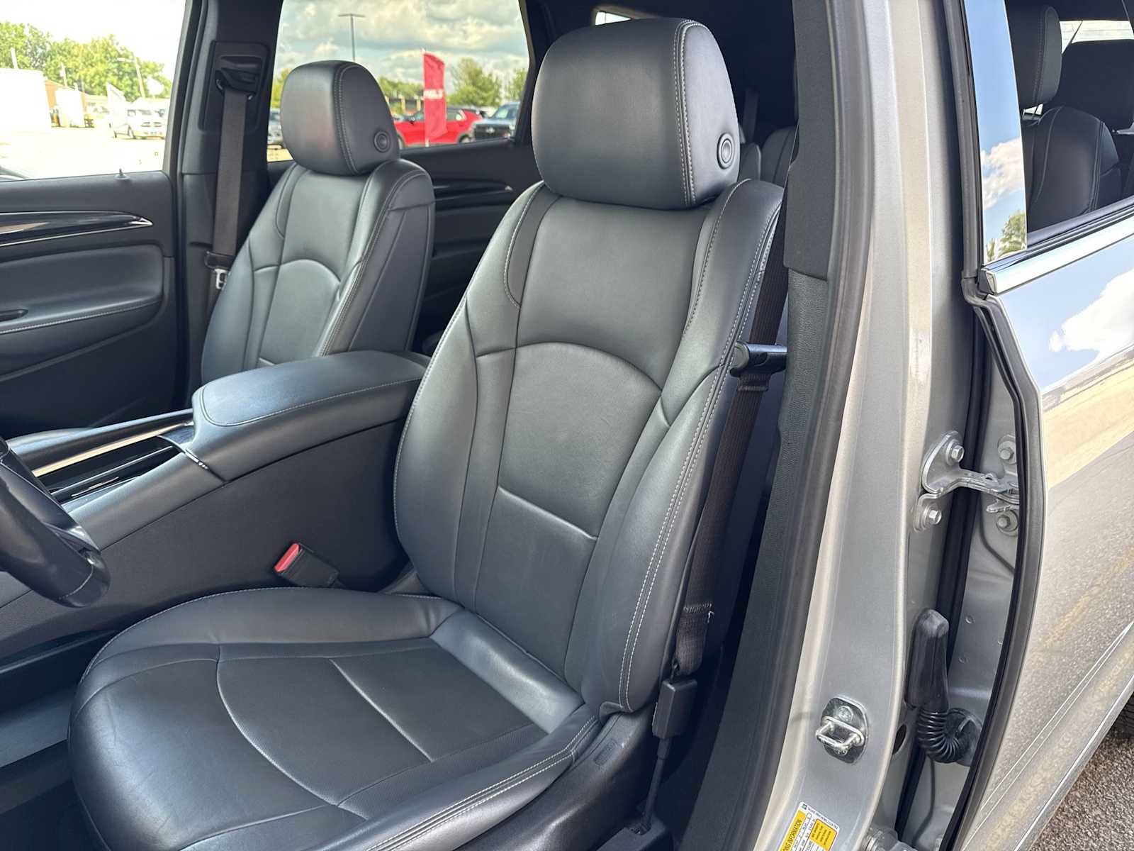 Certified 2022 Buick Enclave Premium AWD/4WD image 12