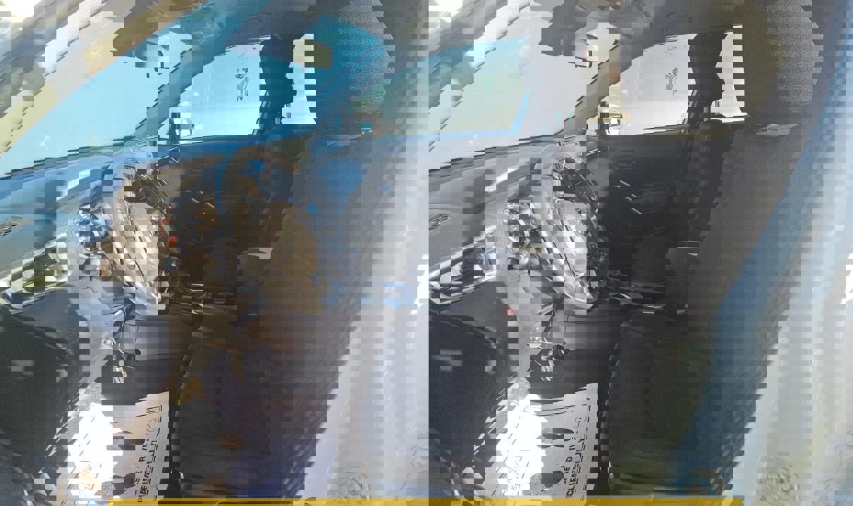 Used 2022 Toyota Corolla Cross LE image 6