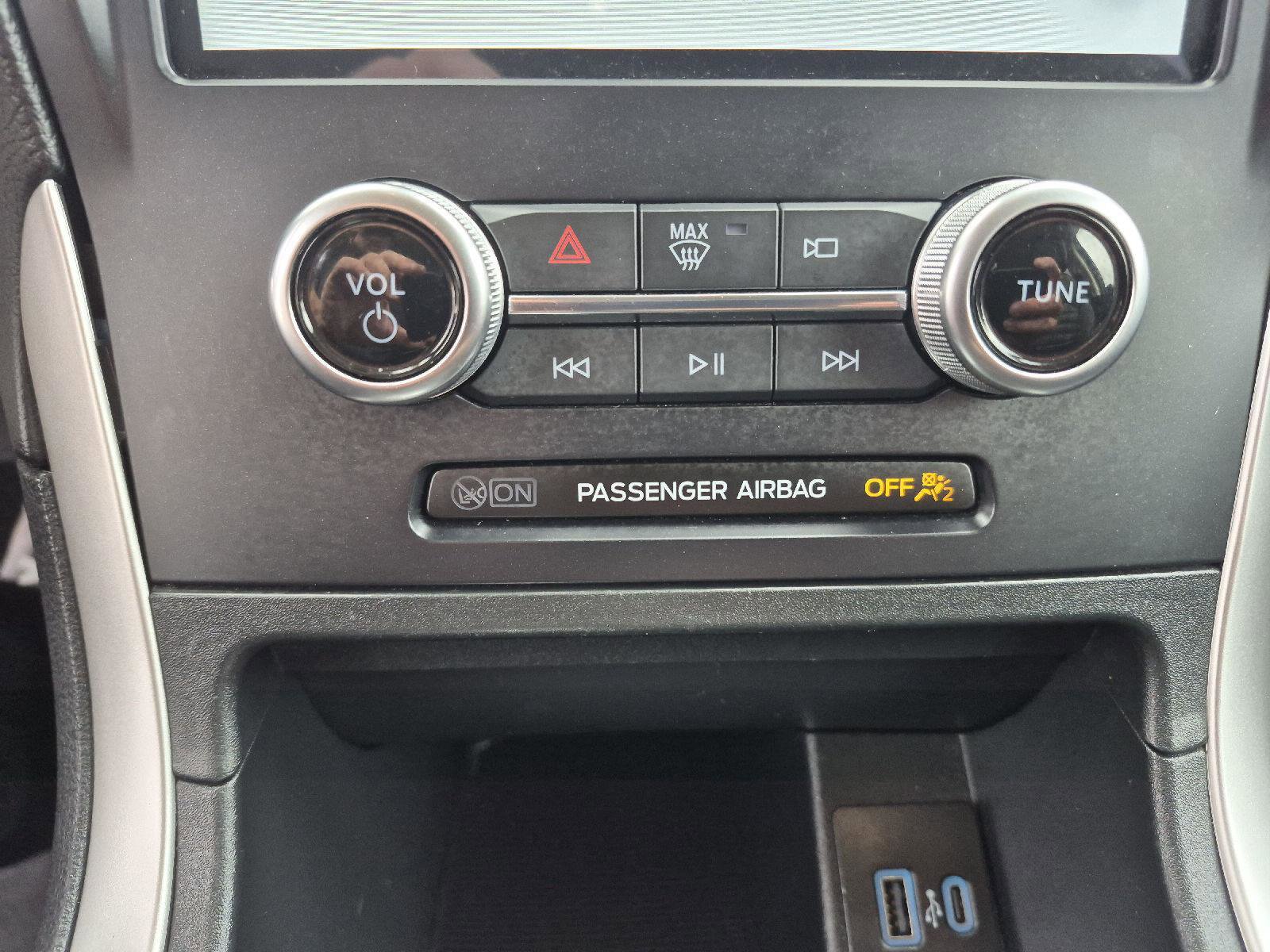 Certified 2024 Ford Edge SEL image 17