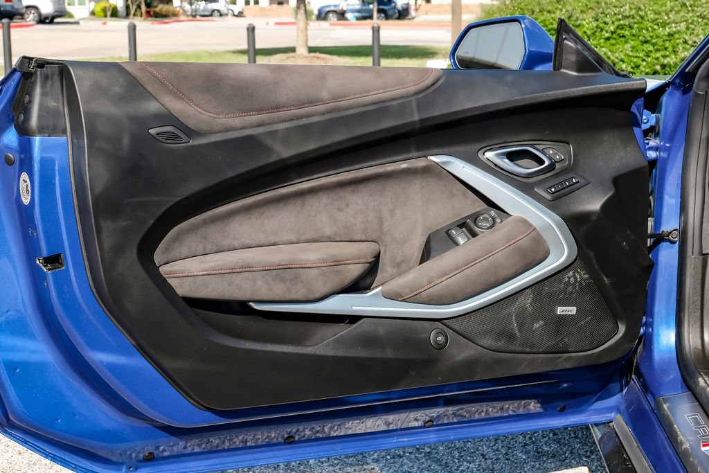Used 2022 Chevrolet Camaro ZL1 RWD image 47