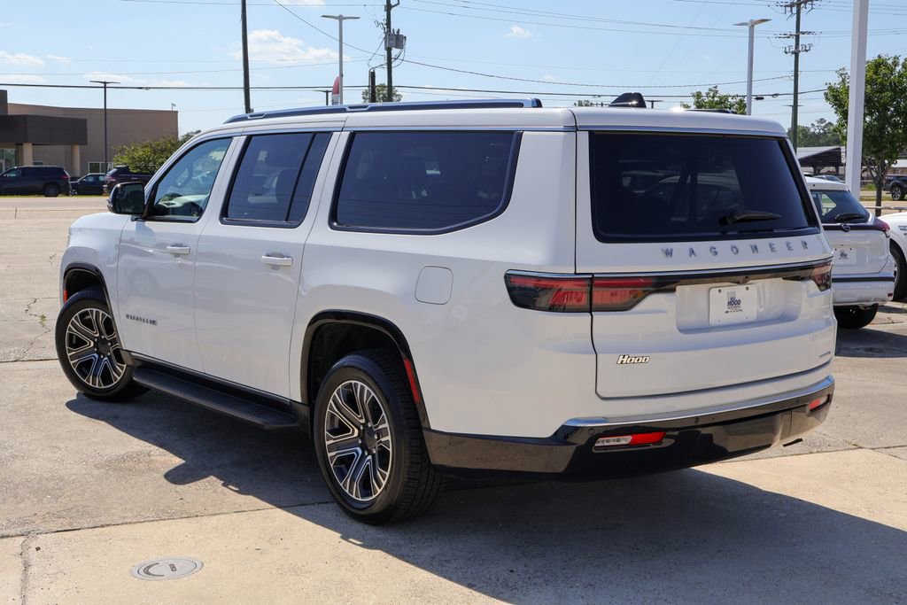 Used 2024 Jeep Wagoneer L Series II RWD image 2