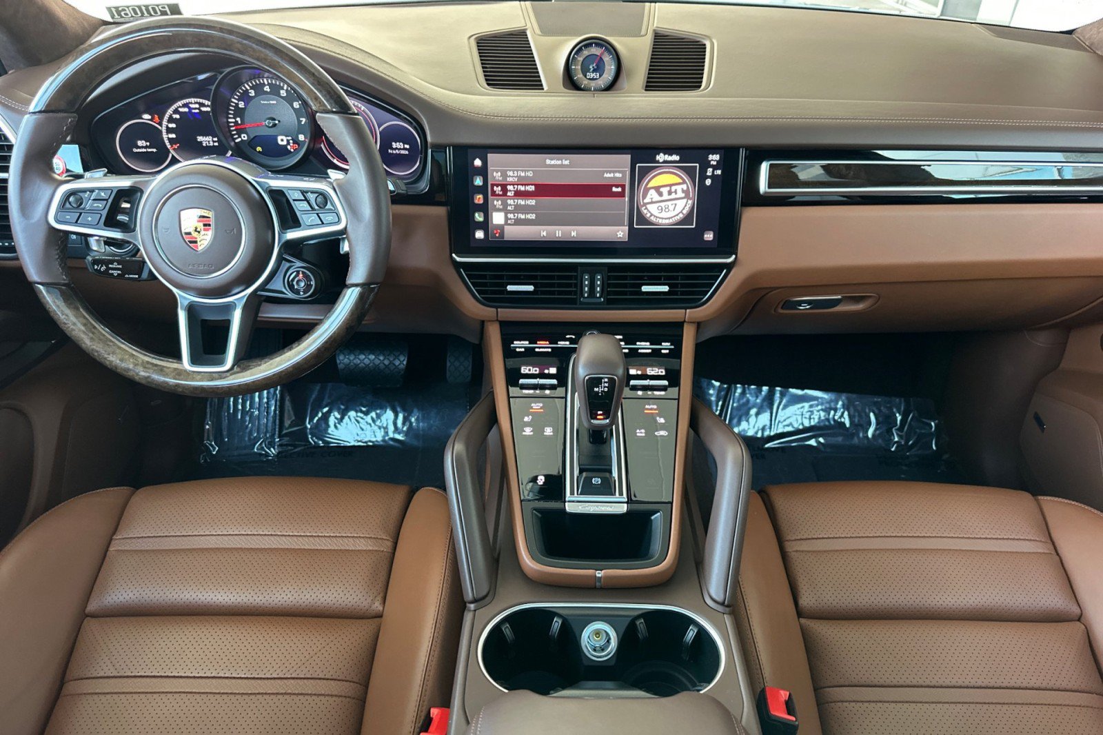 Certified 2023 Porsche Cayenne AWD/4WD image 6