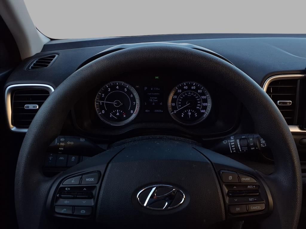 Used 2022 Hyundai Venue SE image 9