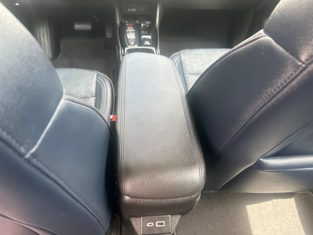 Used 2023 Chevrolet Bolt EUV Premier w/ Sun & Sound Package FWD image 28