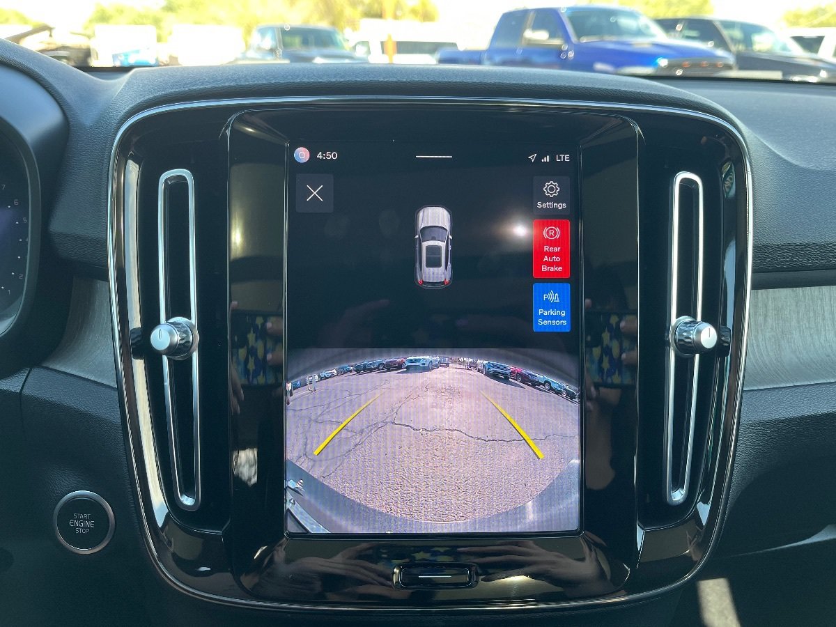 Used 2023 Volvo XC40 B5 Plus AWD/4WD image 14