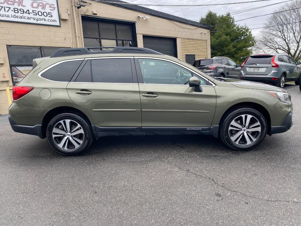 Used 2018 Subaru Outback 2.5i Limited image 2