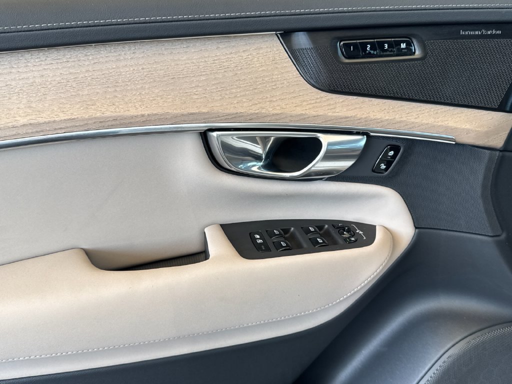 Certified 2026 Volvo XC90 B6 Plus AWD/4WD image 10