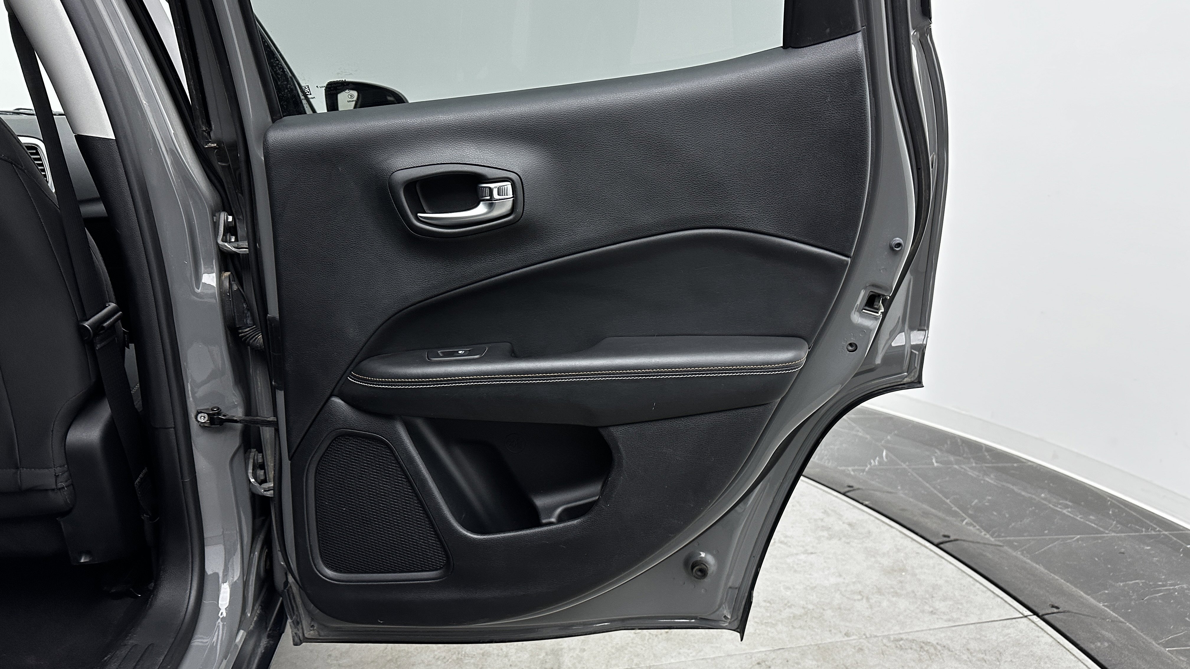 Used 2019 Jeep Compass Sport image 30