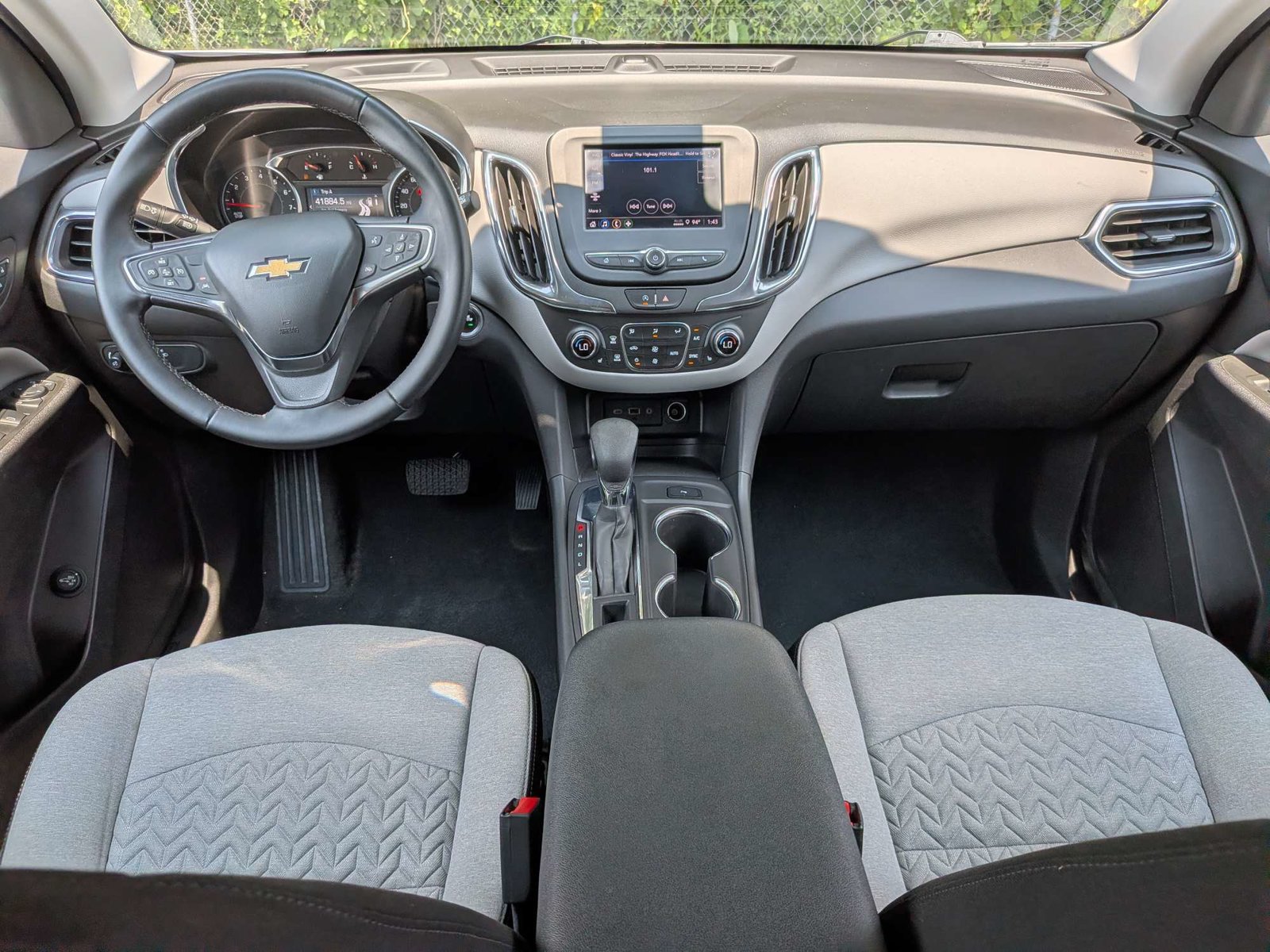 Used 2024 Chevrolet Equinox LT w/ Driver Convenience Package FWD image 14