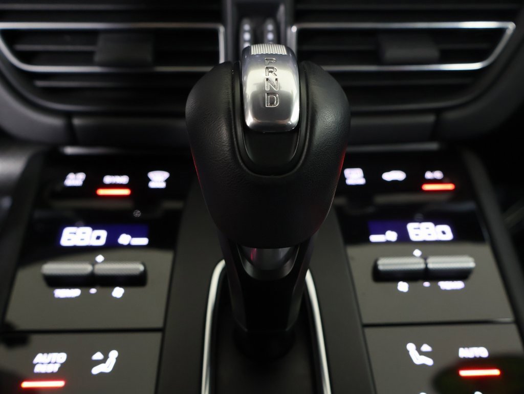 Used 2023 Porsche Macan S image 3