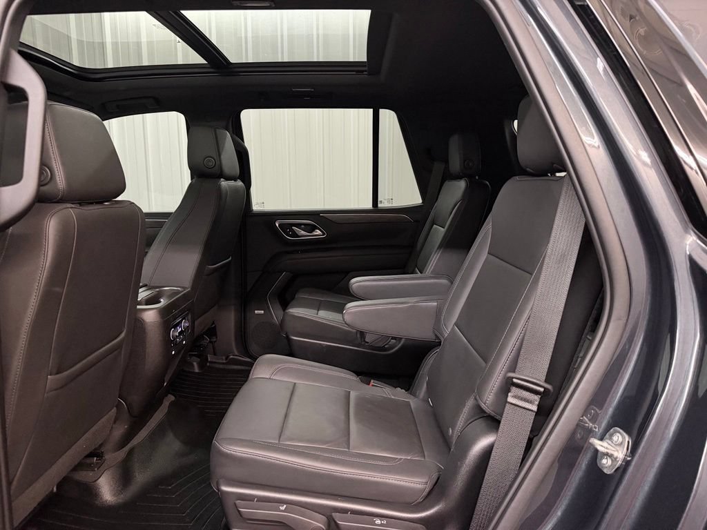 Used 2022 Chevrolet Tahoe Z71 w/ Luxury Package AWD/4WD image 40