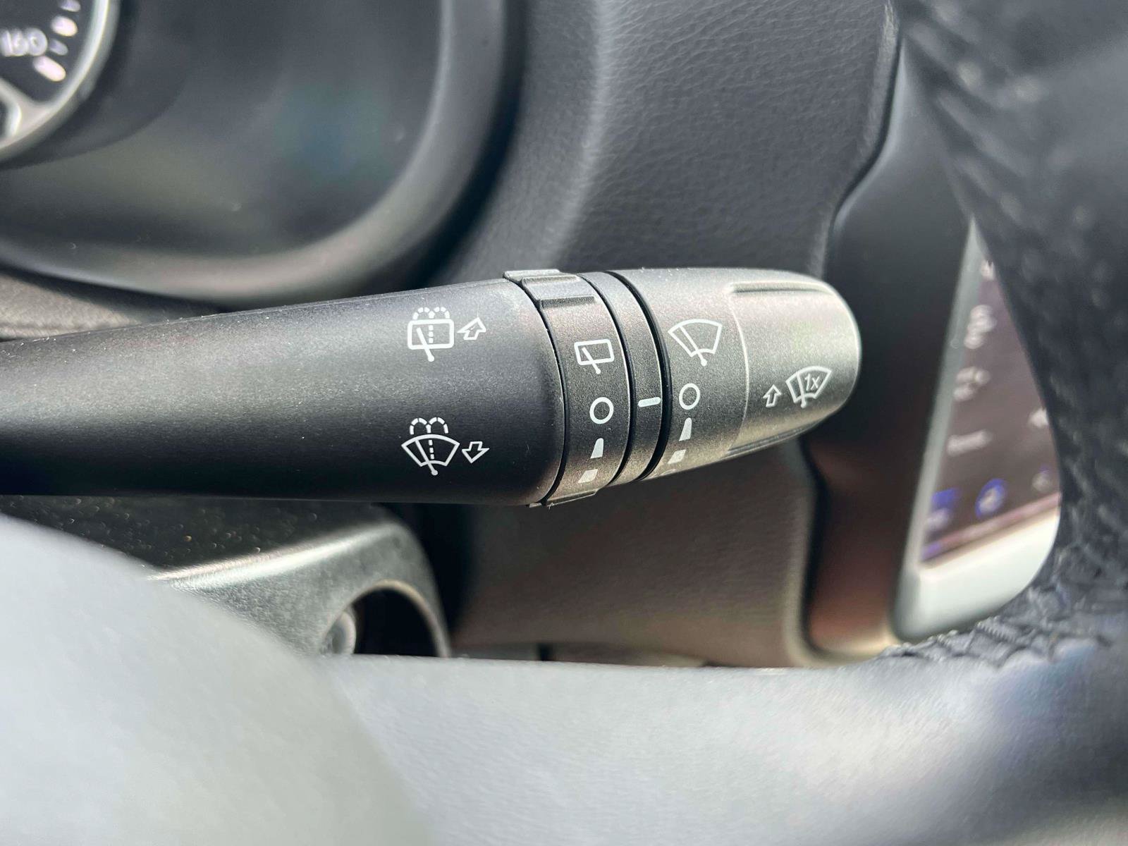 Used 2023 Jeep Renegade Altitude AWD/4WD image 19