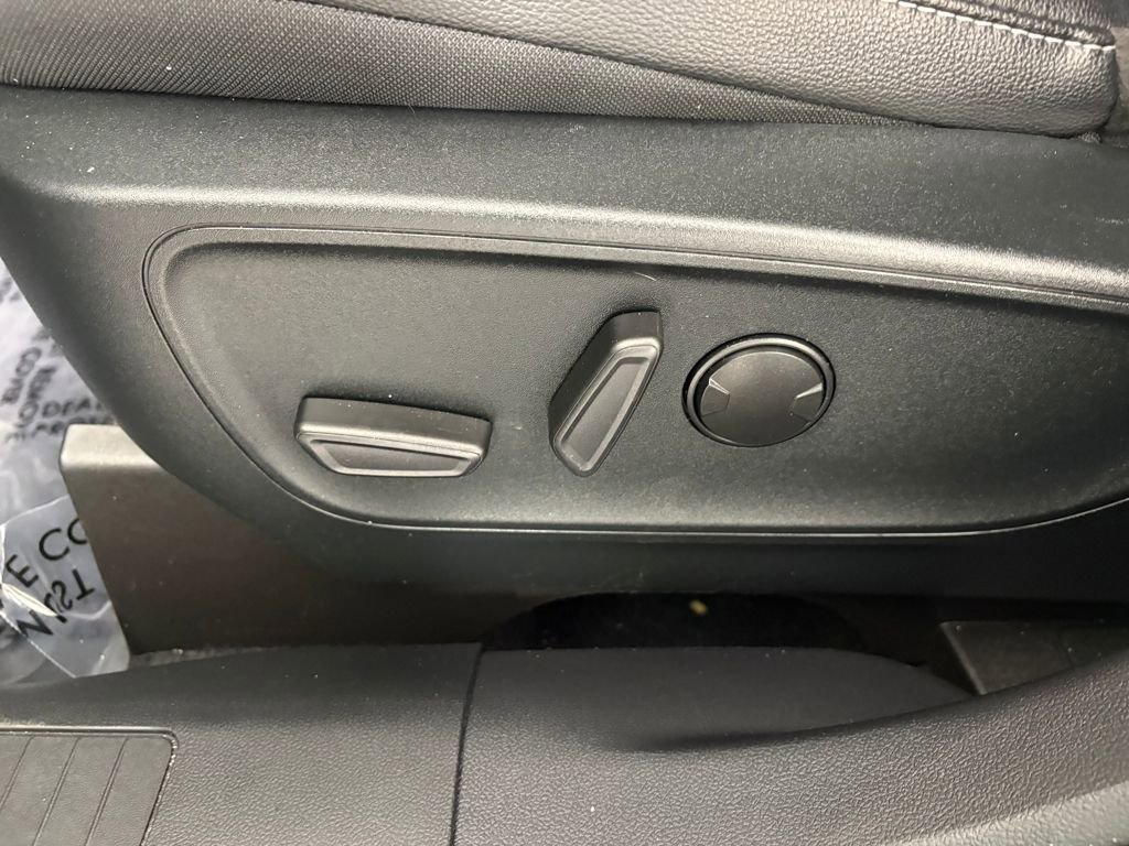 Certified 2022 Ford Escape SEL image 16