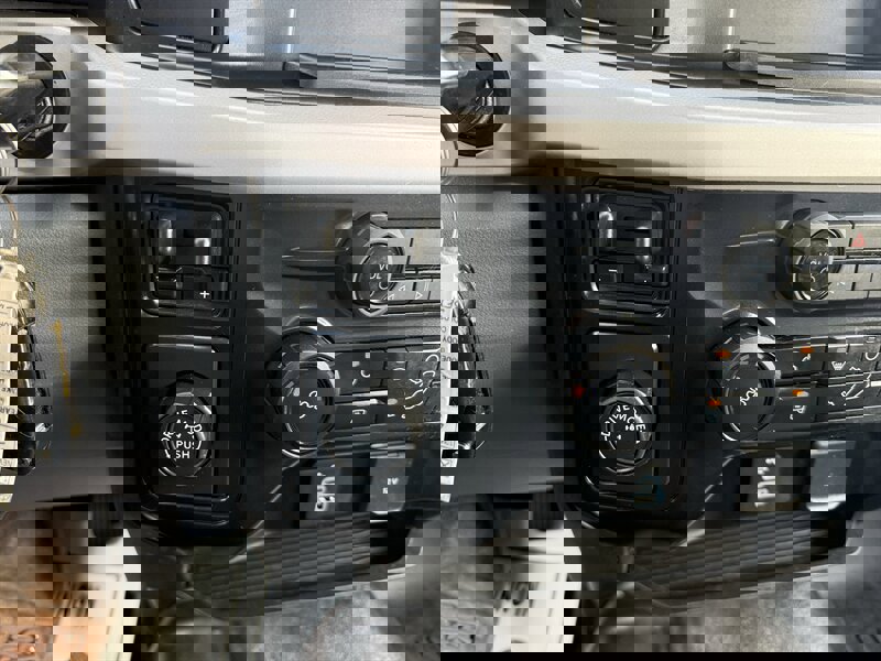 Used 2025 Ford F250 XL w/ XL Chrome Package image 30