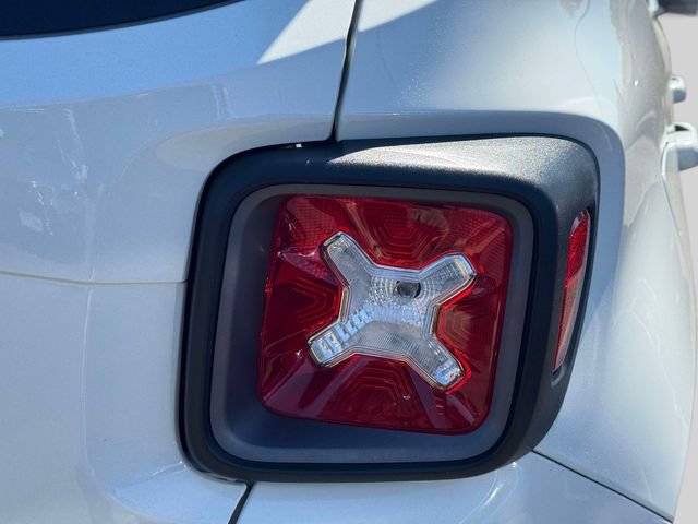 Used 2017 Jeep Renegade Trailhawk AWD/4WD image 13