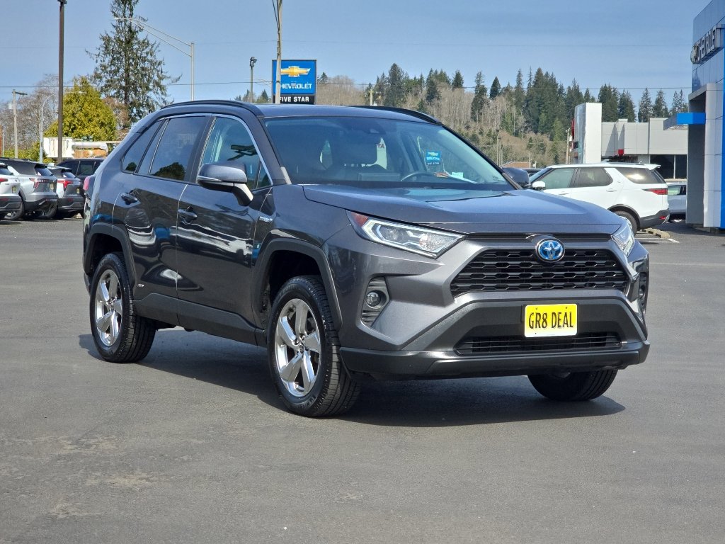 Used 2021 Toyota RAV4 XLE Premium AWD/4WD image 2