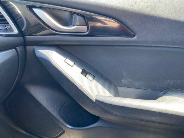 Used 2016 MAZDA MAZDA3 i Sport w/ Preferred Equipment Package FWD image 20