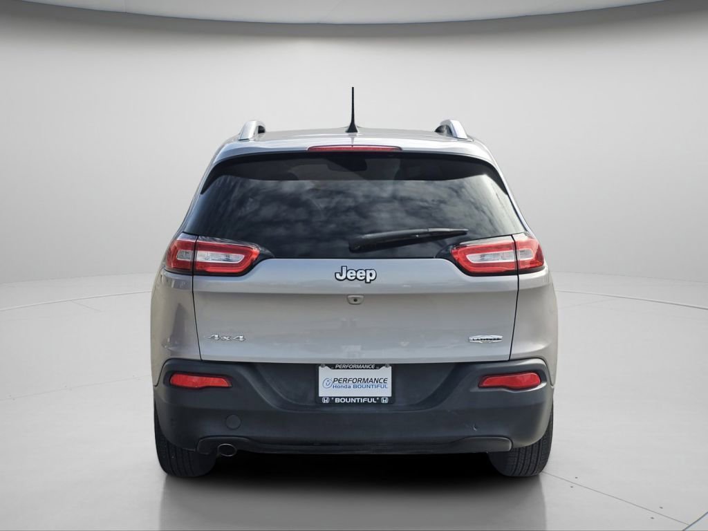 Used 2017 Jeep Cherokee Latitude w/ Comfort/Convenience Group AWD/4WD image 21