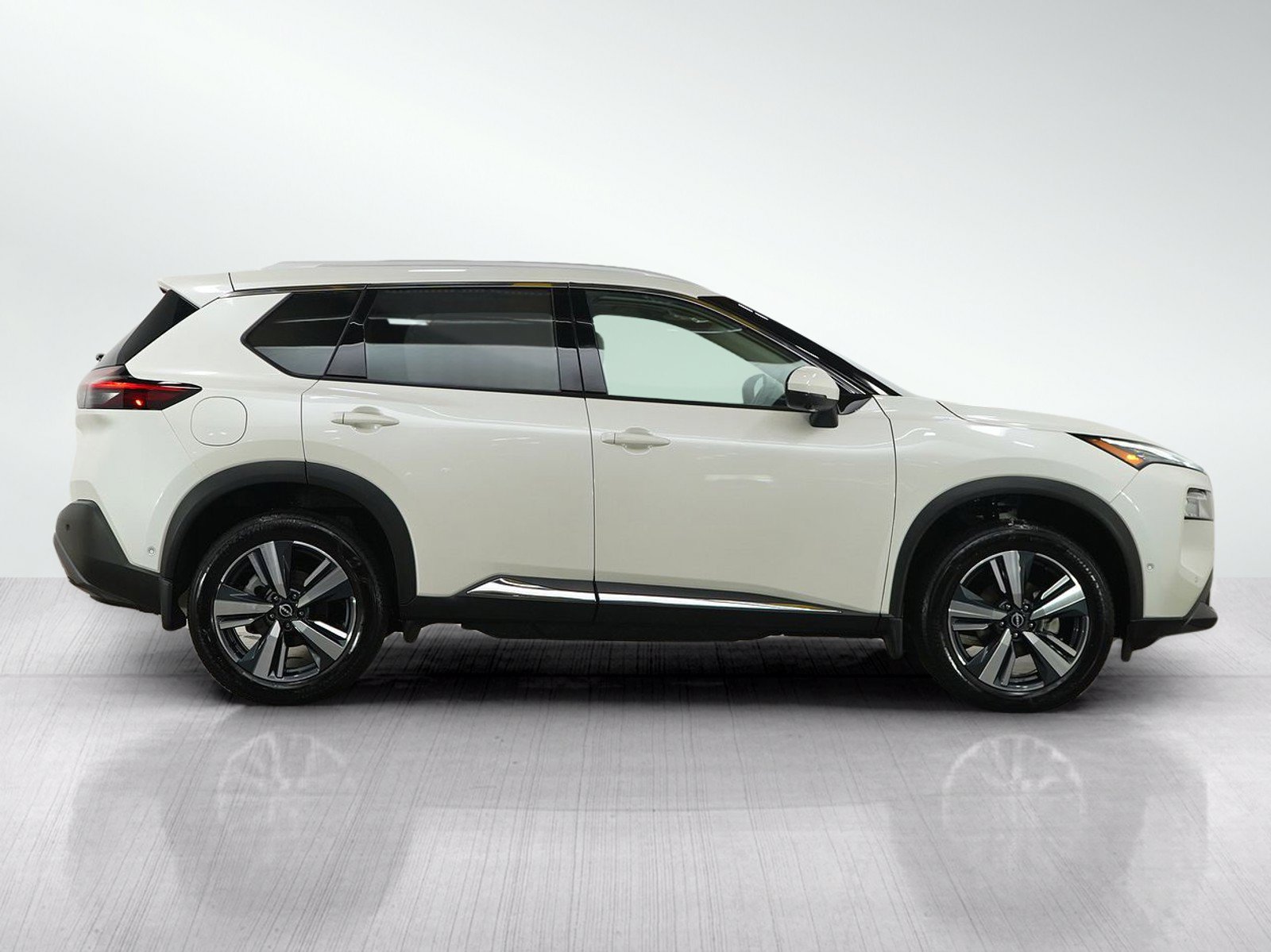 Used 2023 Nissan Rogue SL w/ SL Premium Package AWD/4WD image 6