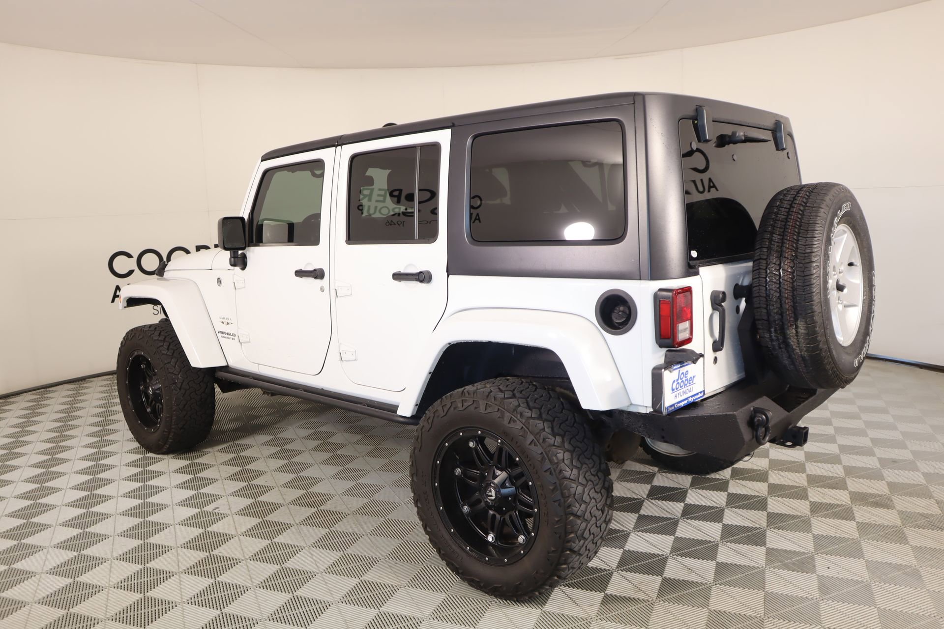 Used 2017 Jeep Wrangler Unlimited Sahara image 21