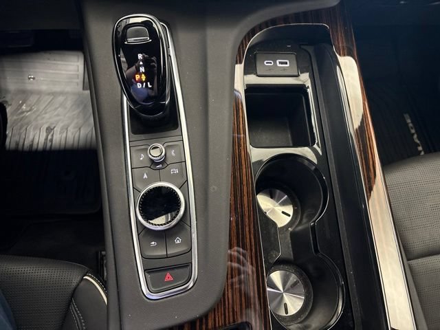 Certified 2023 Cadillac Escalade Premium Luxury w/ LPO, Illumination Package AWD/4WD image 18
