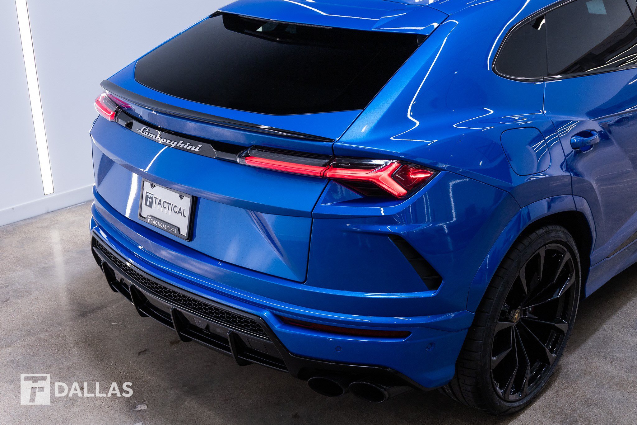Used 2022 Lamborghini Urus AWD/4WD image 15