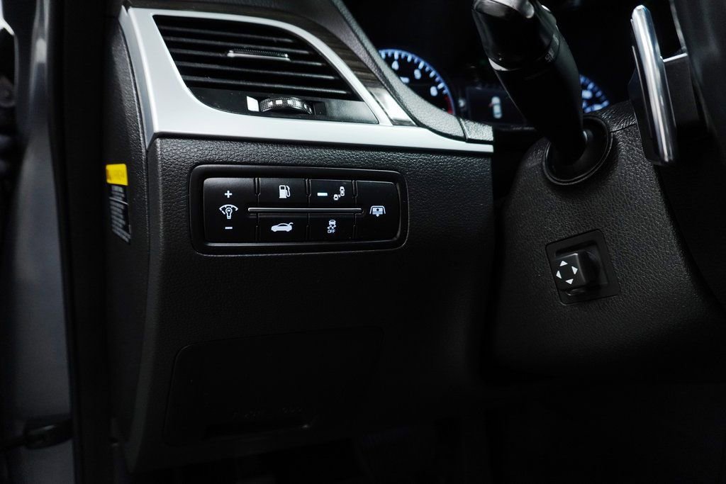 Used 2015 Hyundai Genesis 3.8 w/ Option Group 02 image 23