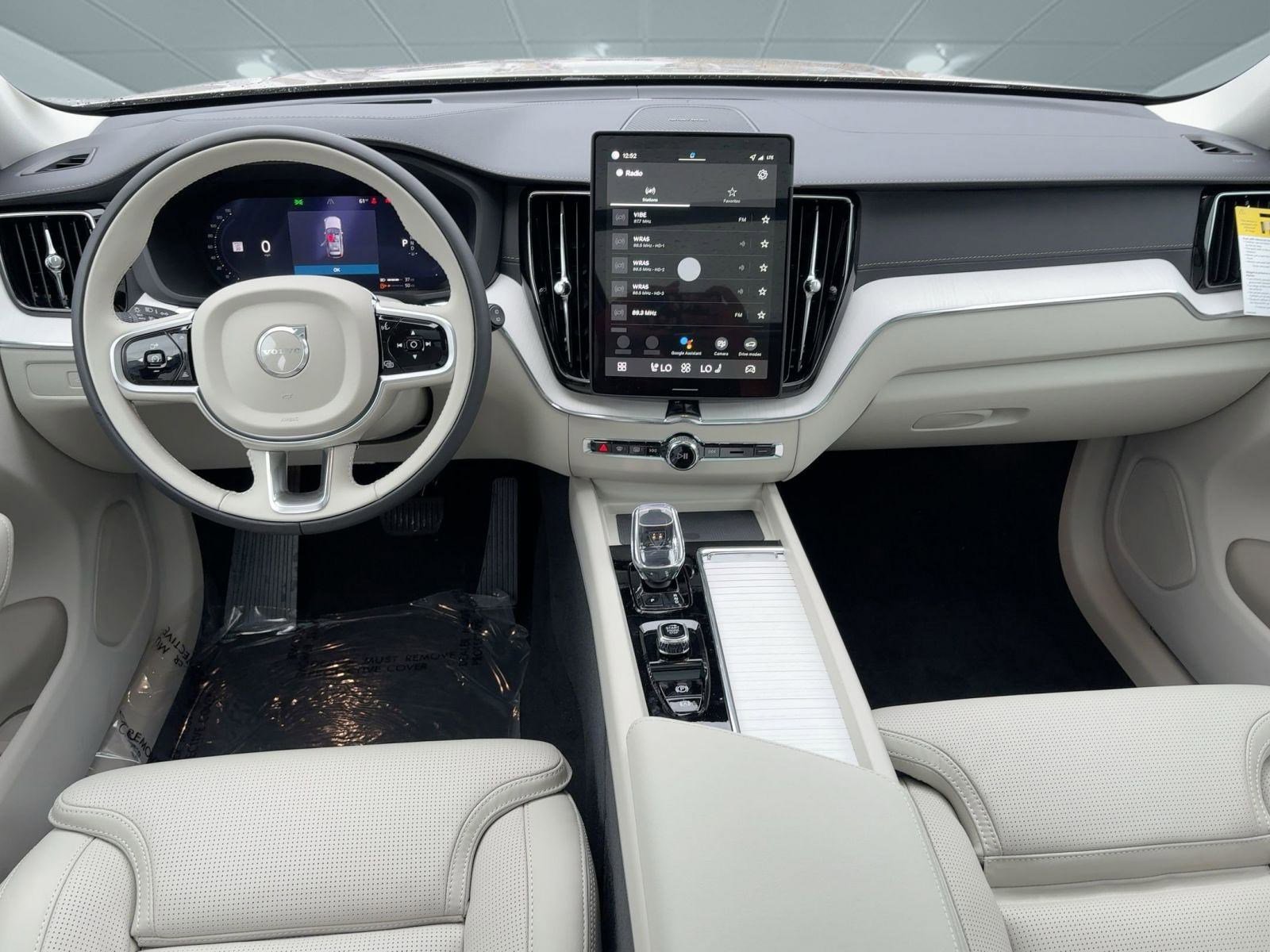 New 2026 Volvo XC60 T8 Ultra w/ Protection Package Premier image 15