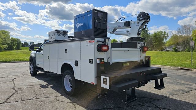 New 2025 Ford F550 4x4 Regular Cab Super Duty image 5