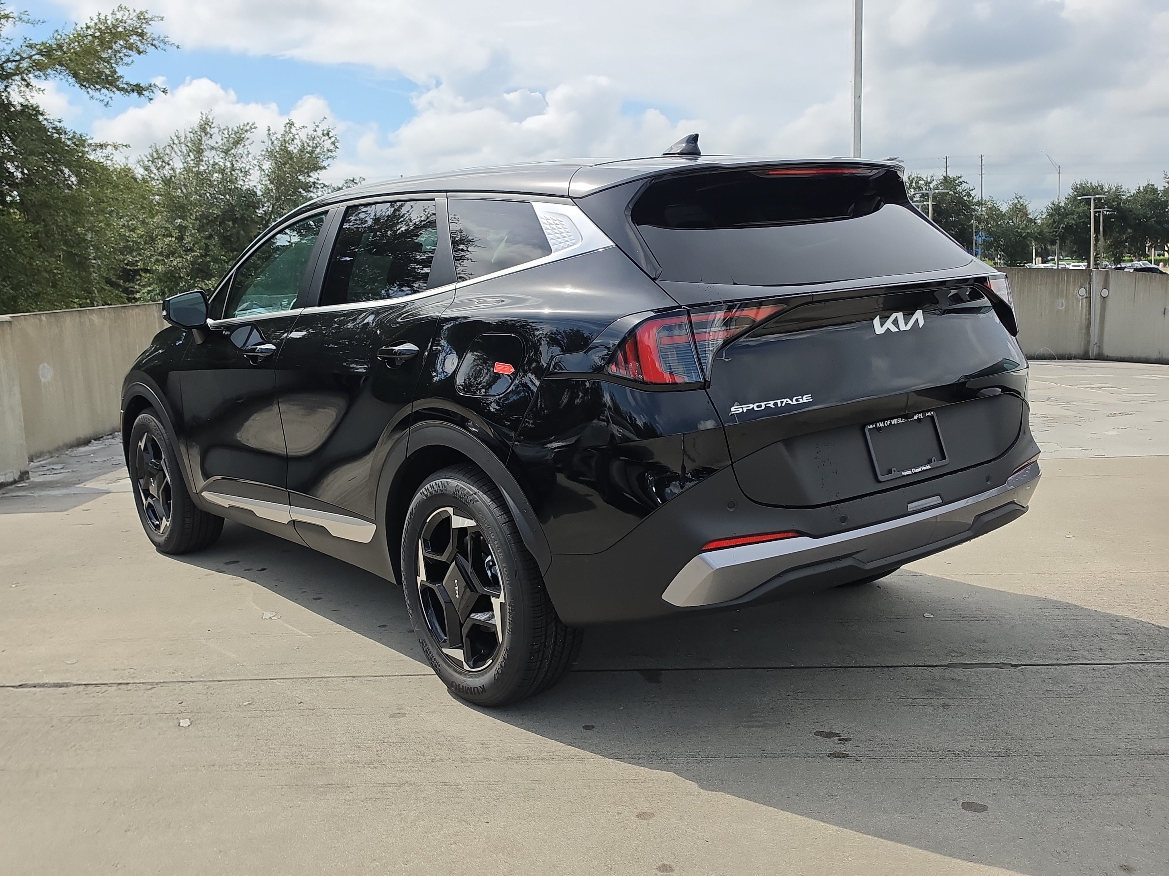 New 2027 Kia Sportage EX FWD image 6