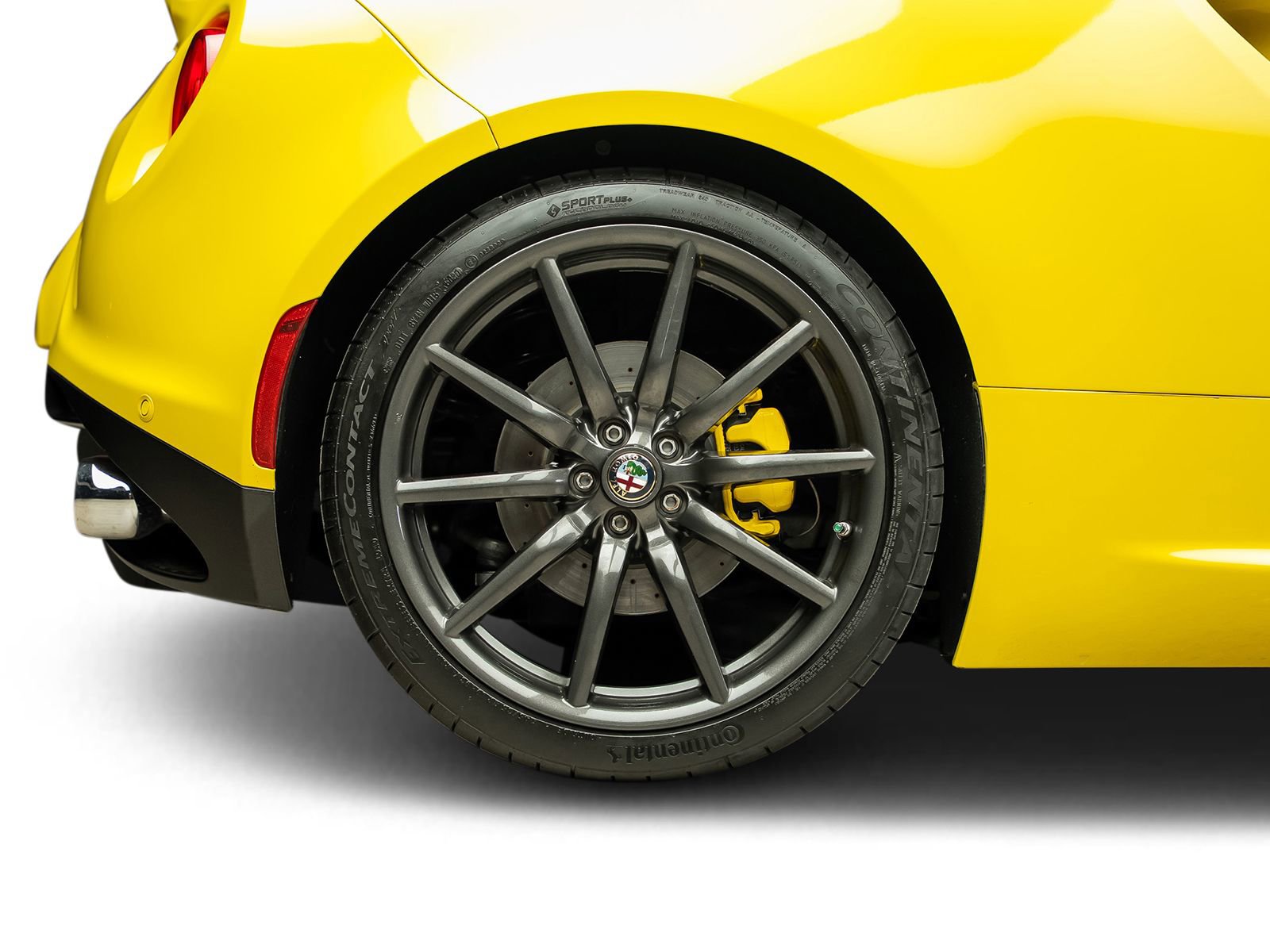 Used 2016 Alfa Romeo 4C Spider RWD image 32