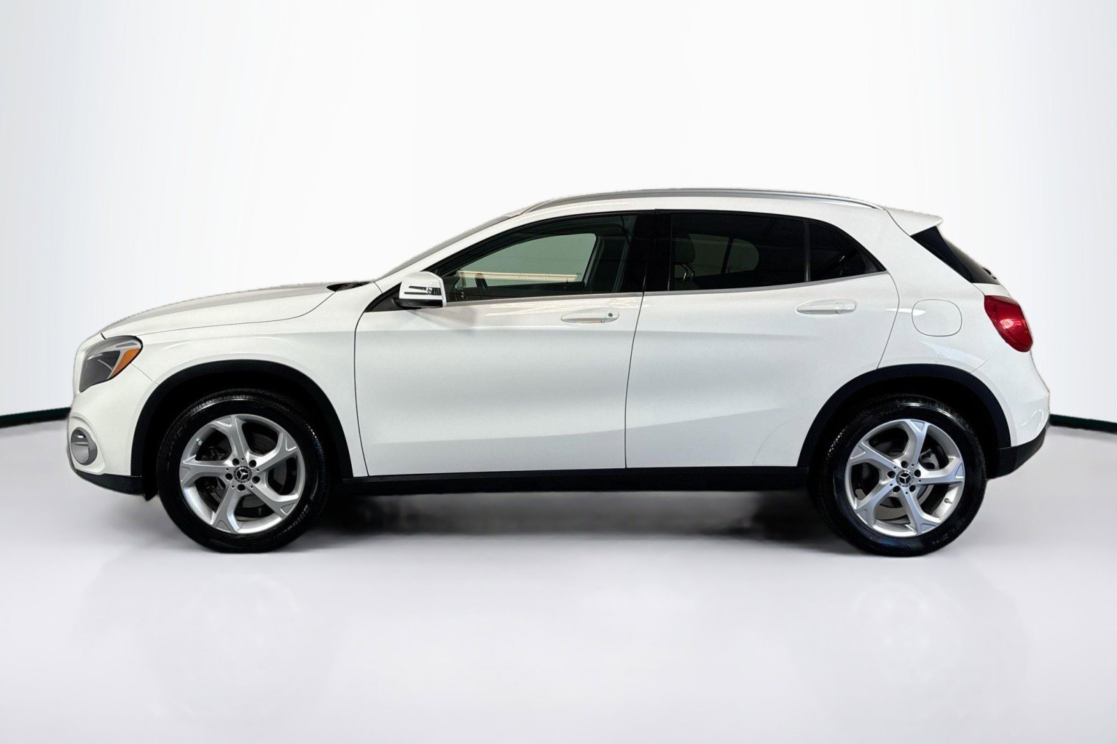 Used 2019 Mercedes-Benz GLA 250 GLA 250 4MATIC SUV w/ Convenience Package image 8