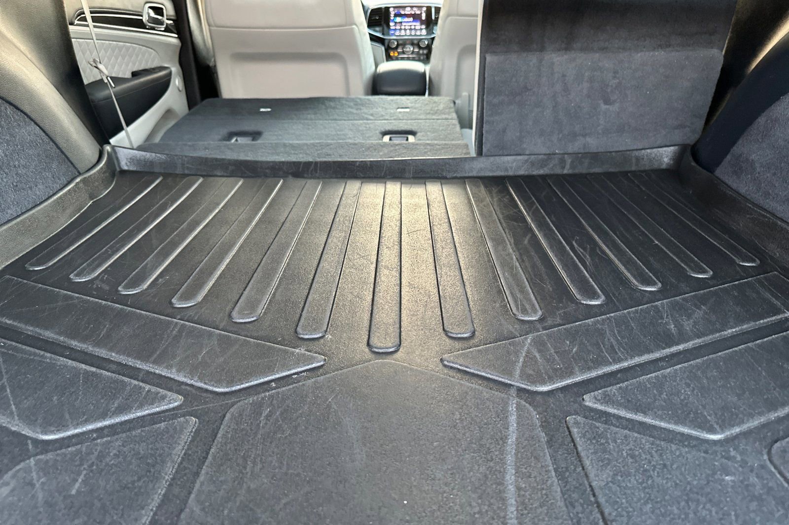 Used 2020 Jeep Grand Cherokee Summit image 16