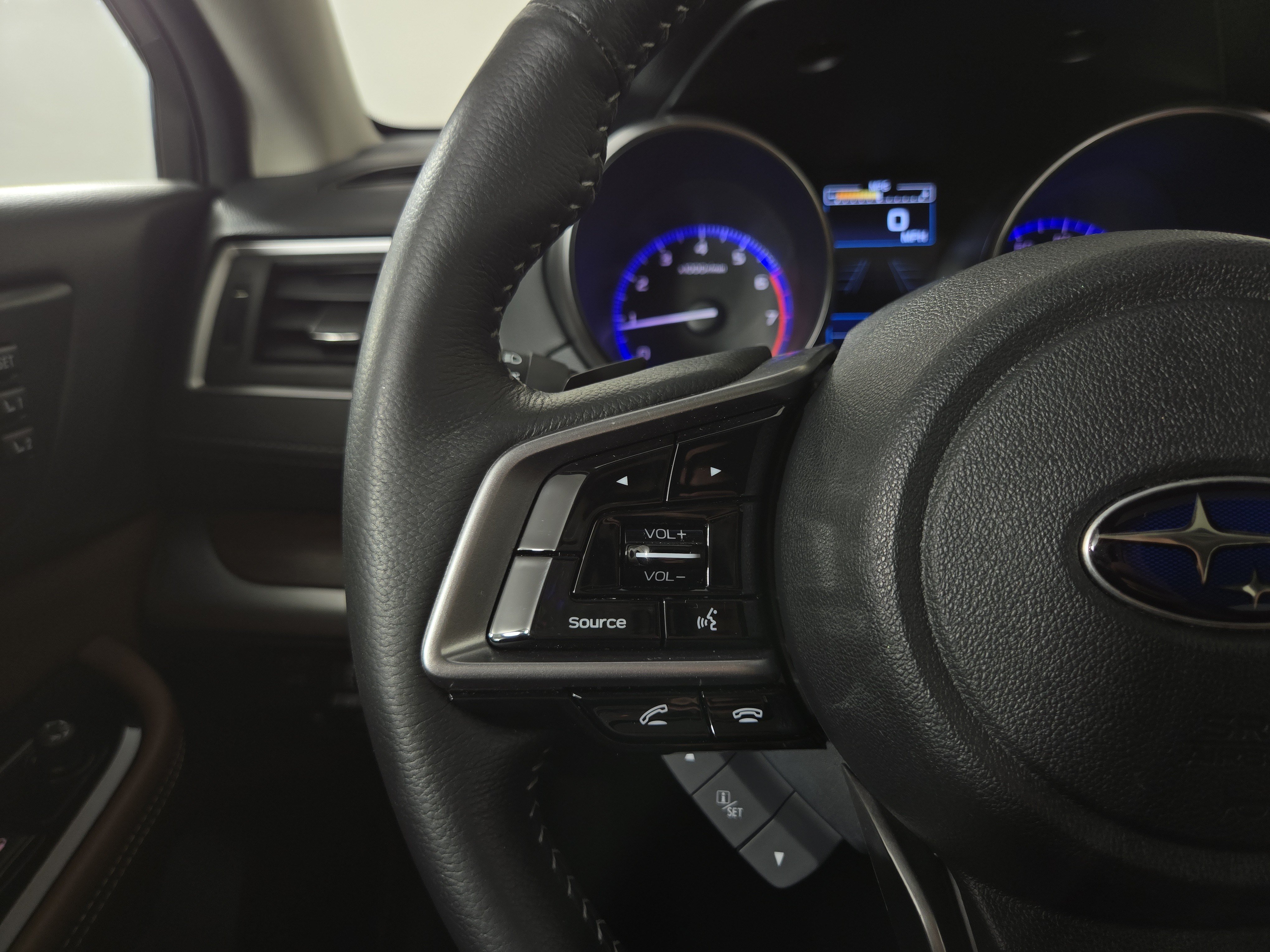 Used 2018 Subaru Outback 2.5i Touring w/ Popular Package #3 AWD/4WD image 15