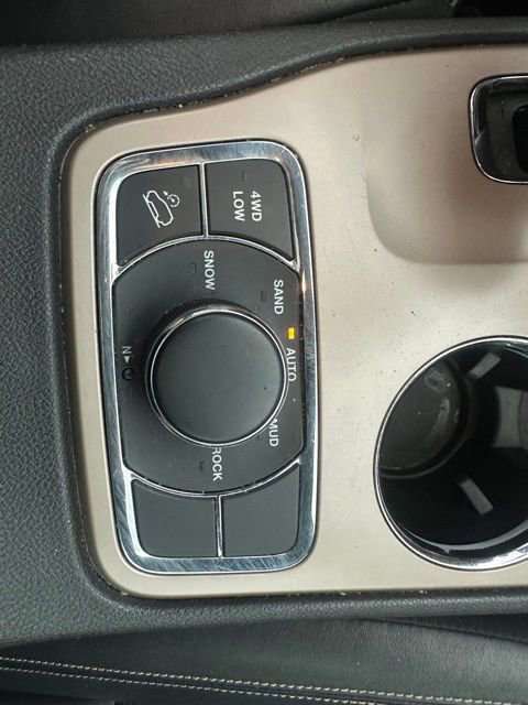 Used 2014 Jeep Grand Cherokee Limited image 25