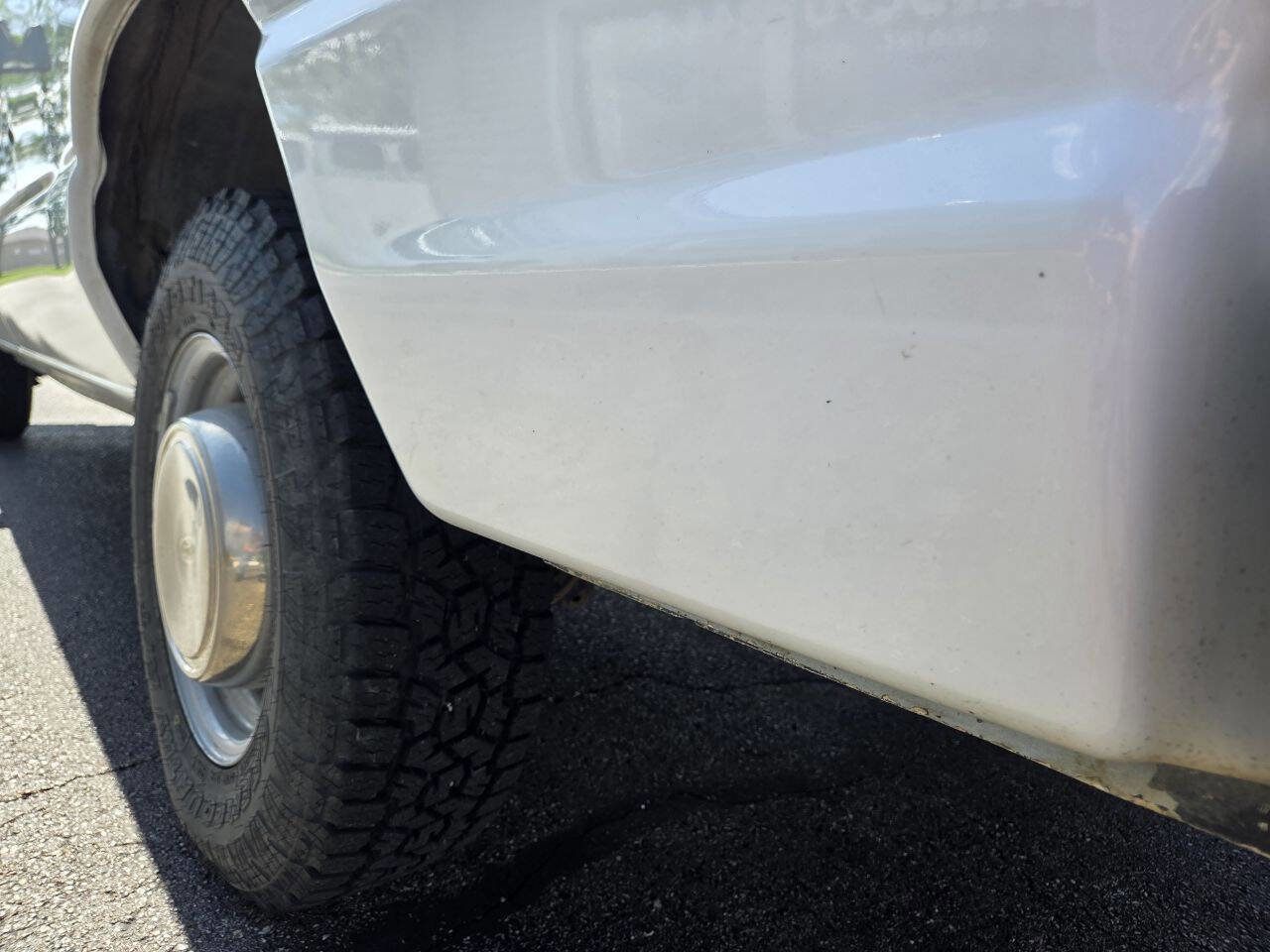 Used 2001 Ford E-250 and Econoline 250 RWD image 25