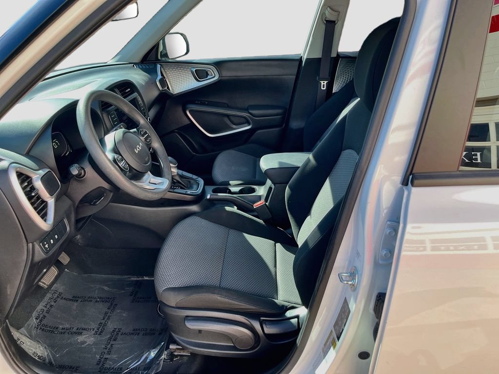 Used 2024 Kia Soul LX w/ Option Group 015 FWD image 20