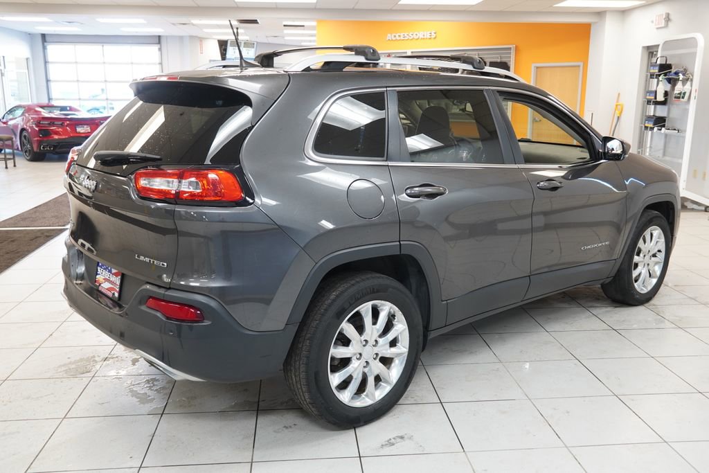 Used 2017 Jeep Cherokee Limited w/ Luxury Group image 14