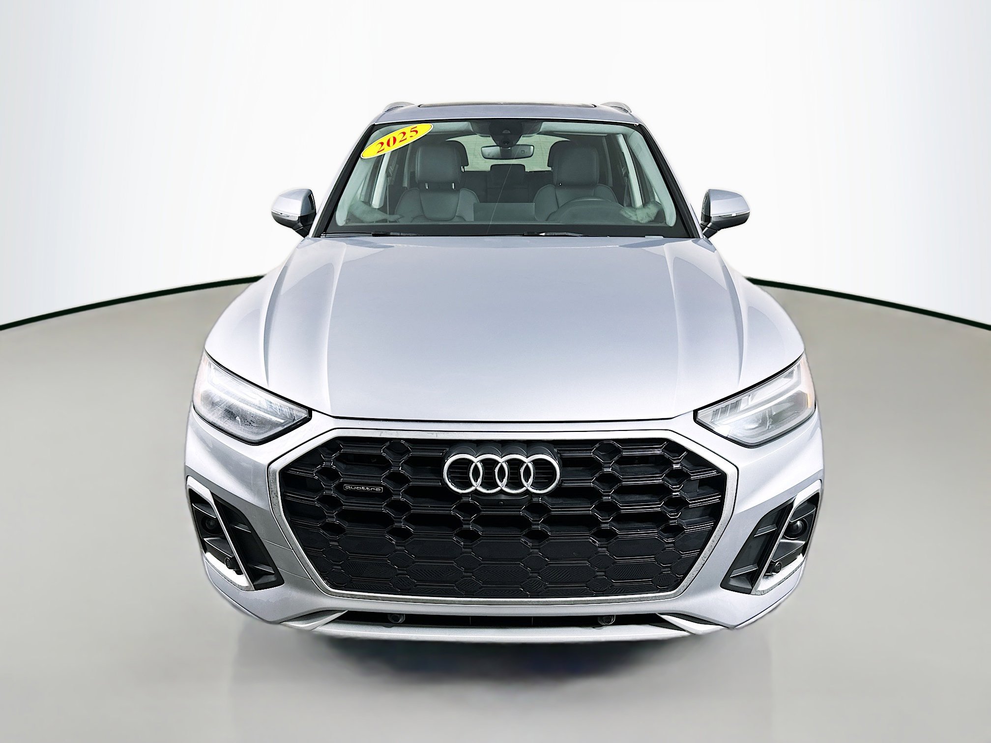Certified 2025 Audi Q5 2.0T Premium Plus w/ Premium Plus Package image 2